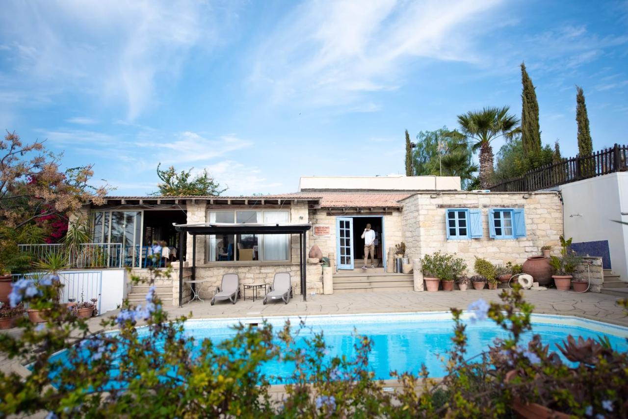The Carob Tree Villa - Rustic Luxury Home With Access To Pool And Restaurant Lárnaca Exterior foto